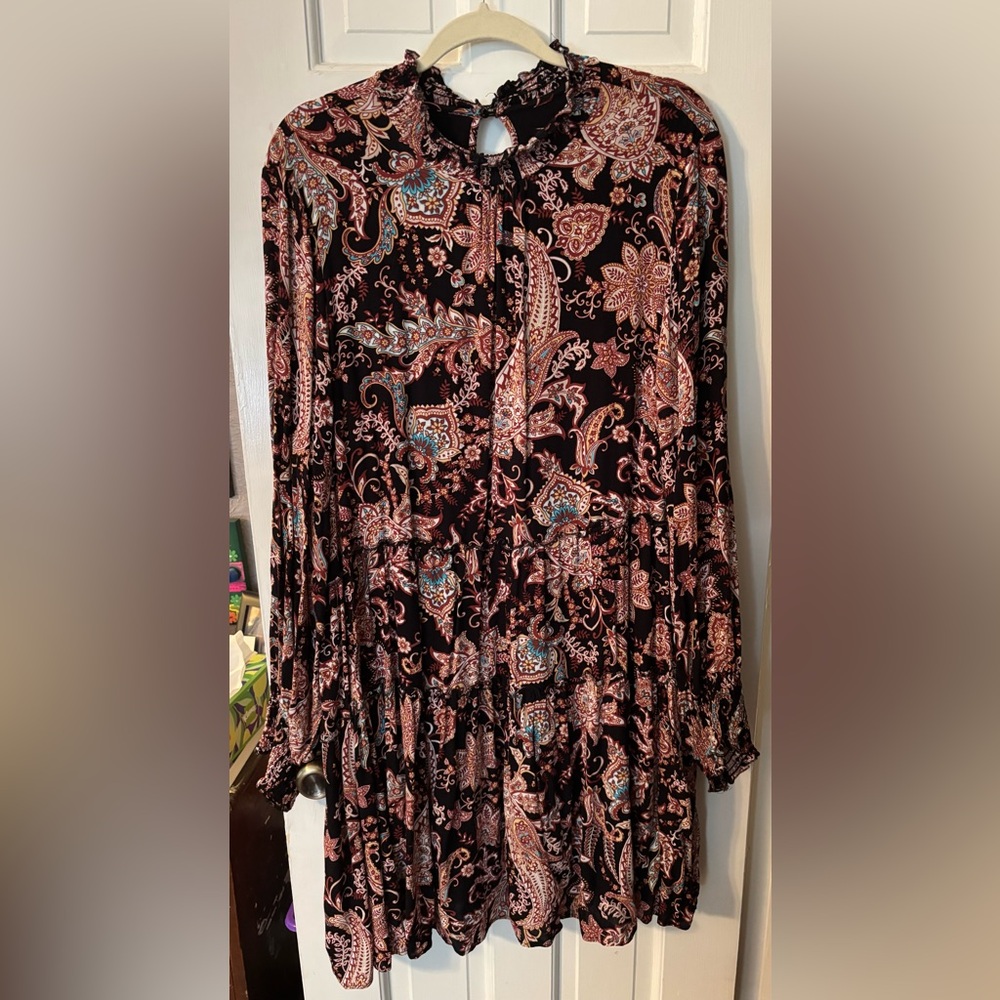 Beautiful knee-length Anthropologie dress with paisley pattern